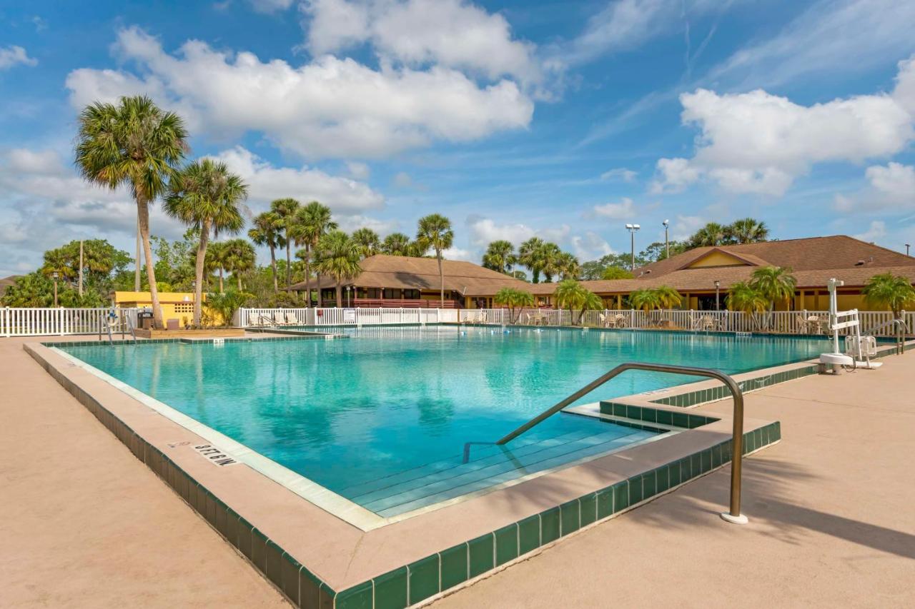 Best Western International Speedway Hotel Daytona Beach Exterior foto